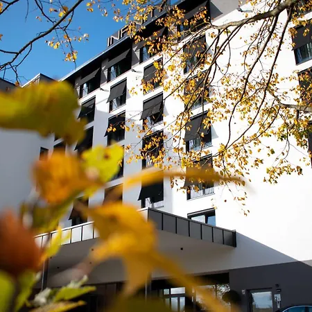 Infinity Hotel & Conference Resort Munich-3